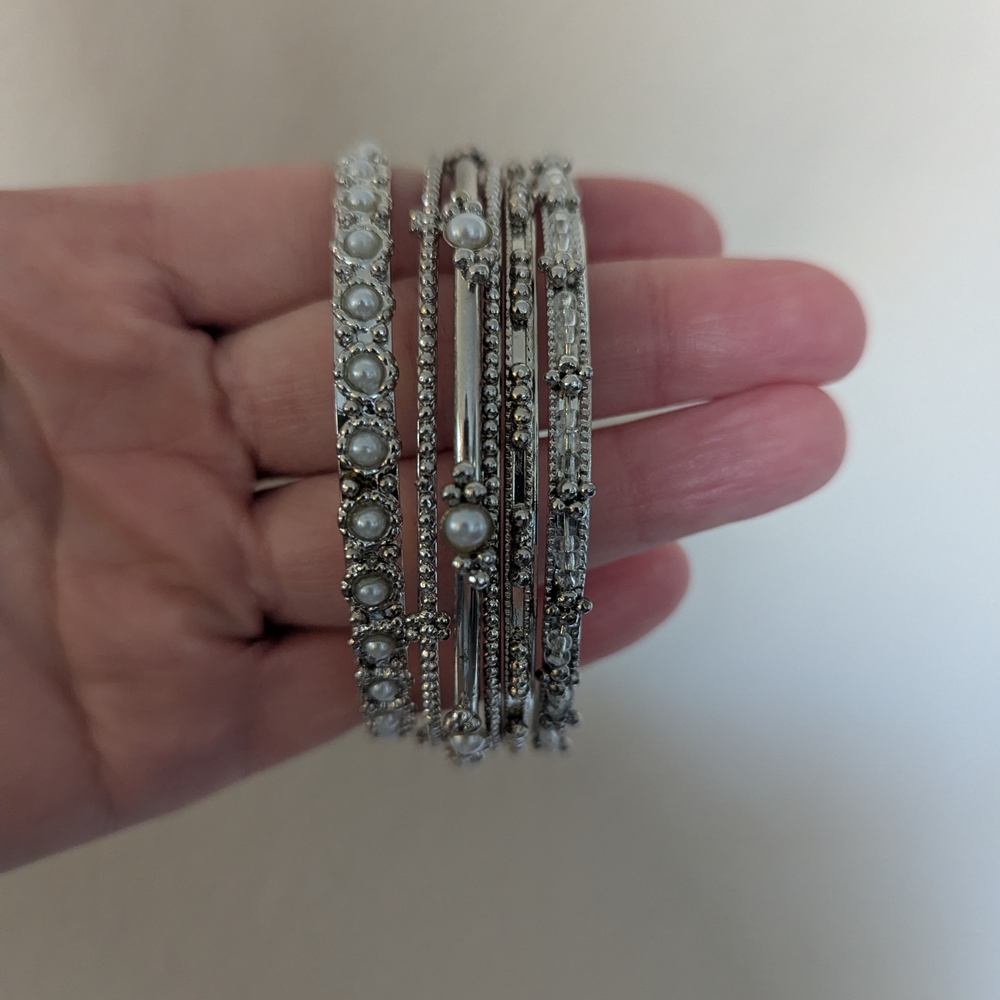 Elegant Silver Bangle Set - Picture 3 of 4